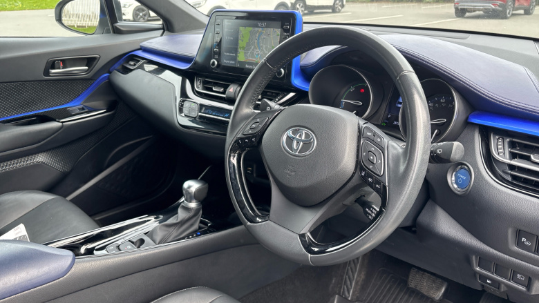 Toyota C-HR 2.0 Hybrid Dynamic 5dr CVT Hybrid Hatchback